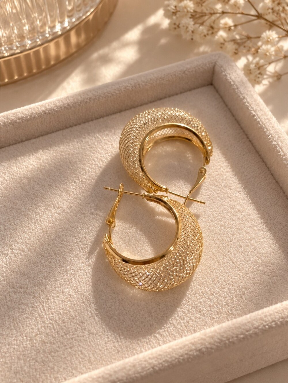 ✨ Vintage Inspired Textured Gold Mesh Hoop Earrings